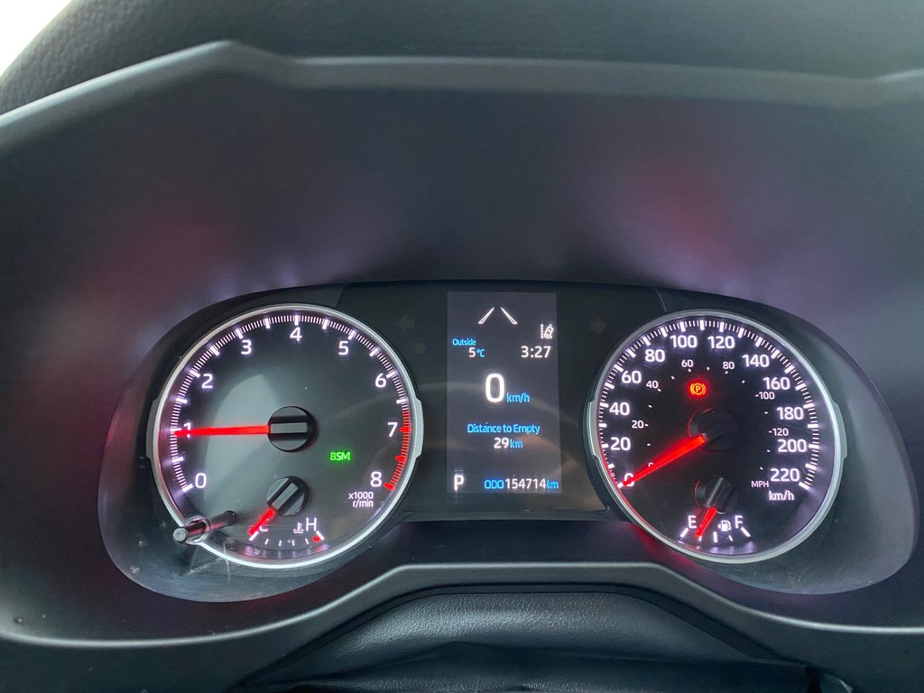 2020 Toyota RAV4 LE in Kamloops, British Columbia - 6 - w1024h768px