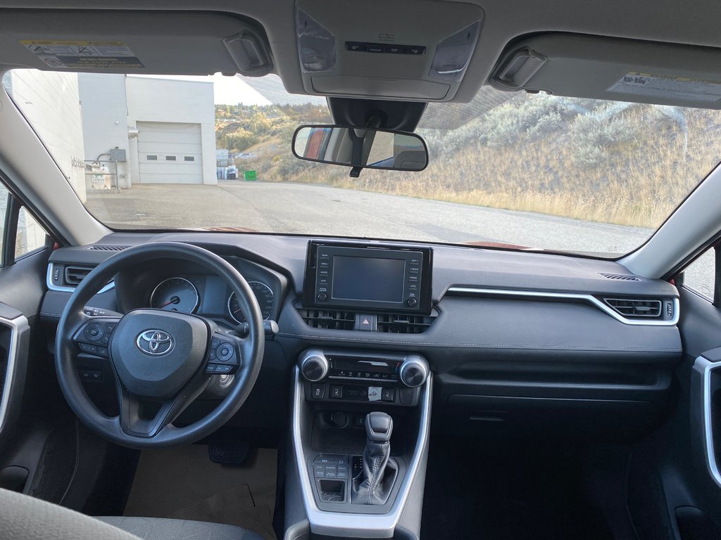 2020 Toyota RAV4 LE in Kamloops, British Columbia - 13 - w1024h768px