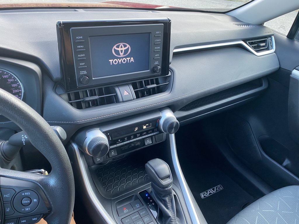 2020 Toyota RAV4 LE in Kamloops, British Columbia - 15 - w1024h768px