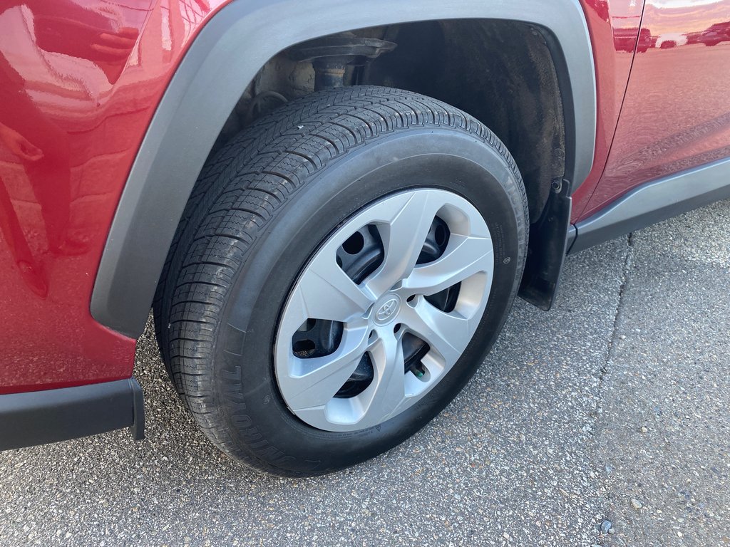2020 Toyota RAV4 LE in Kamloops, British Columbia - 17 - w1024h768px