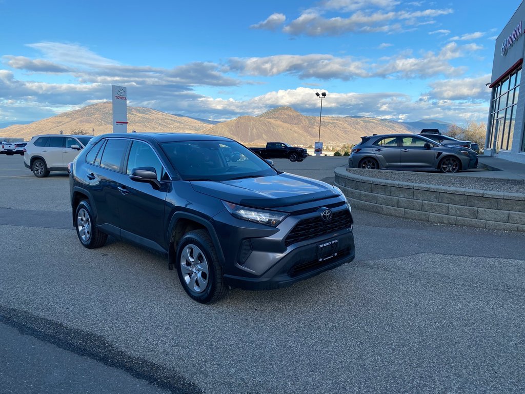 2022 Toyota RAV4 LE in Kamloops, British Columbia - 1 - w1024h768px