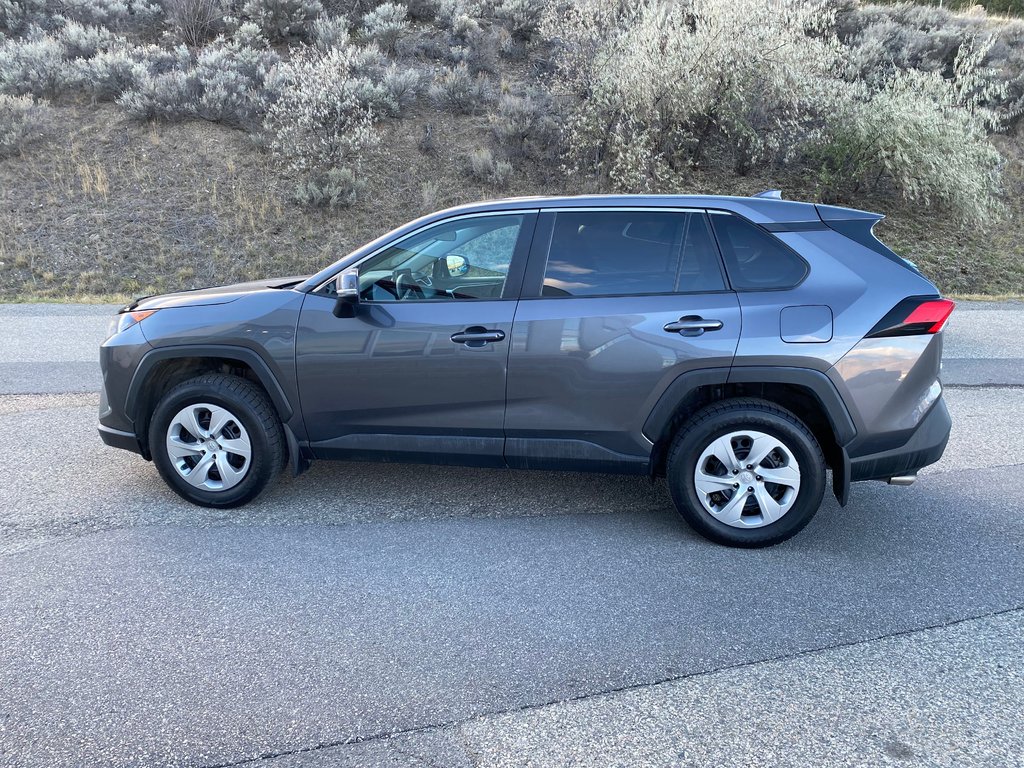 2022 Toyota RAV4 LE in Kamloops, British Columbia - 16 - w1024h768px