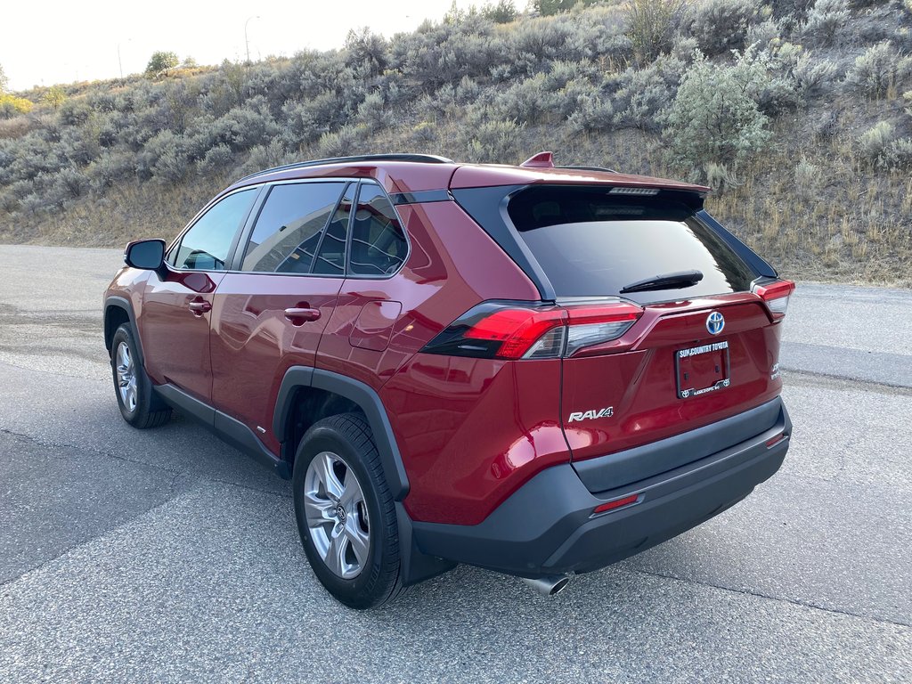 2022 Toyota RAV4 Hybrid XLE in Kamloops, British Columbia - 6 - w1024h768px