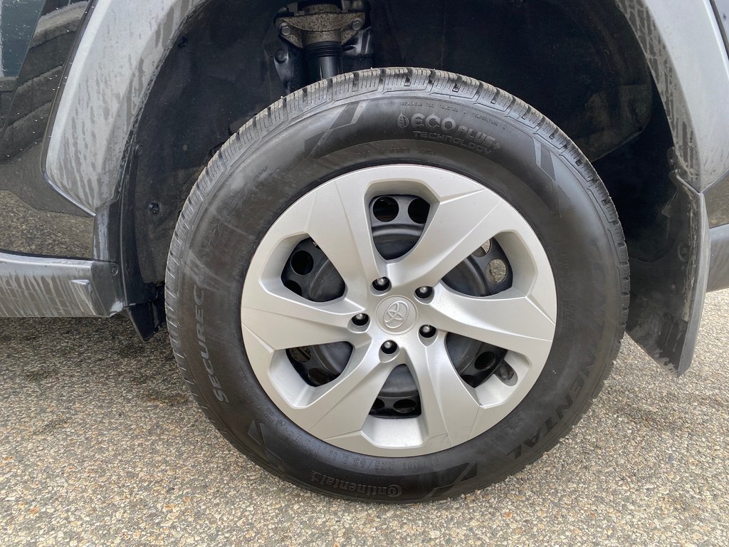 2022 Toyota RAV4 LE in Kamloops, British Columbia - 10 - w1024h768px