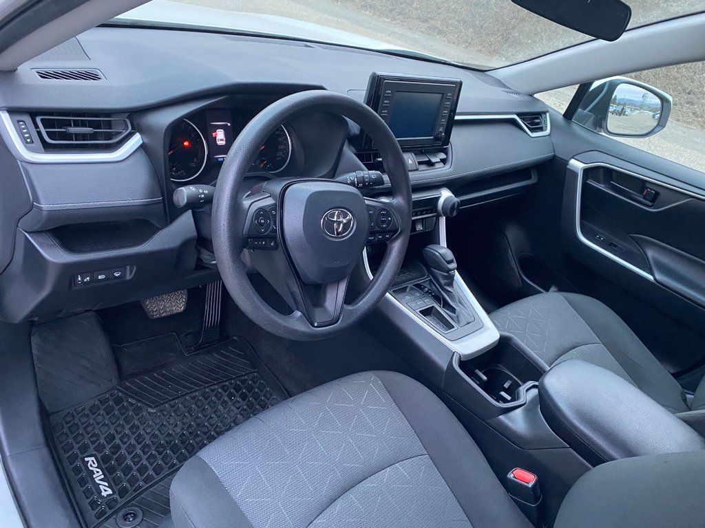 2022 Toyota RAV4 LE in Kamloops, British Columbia - 10 - w1024h768px