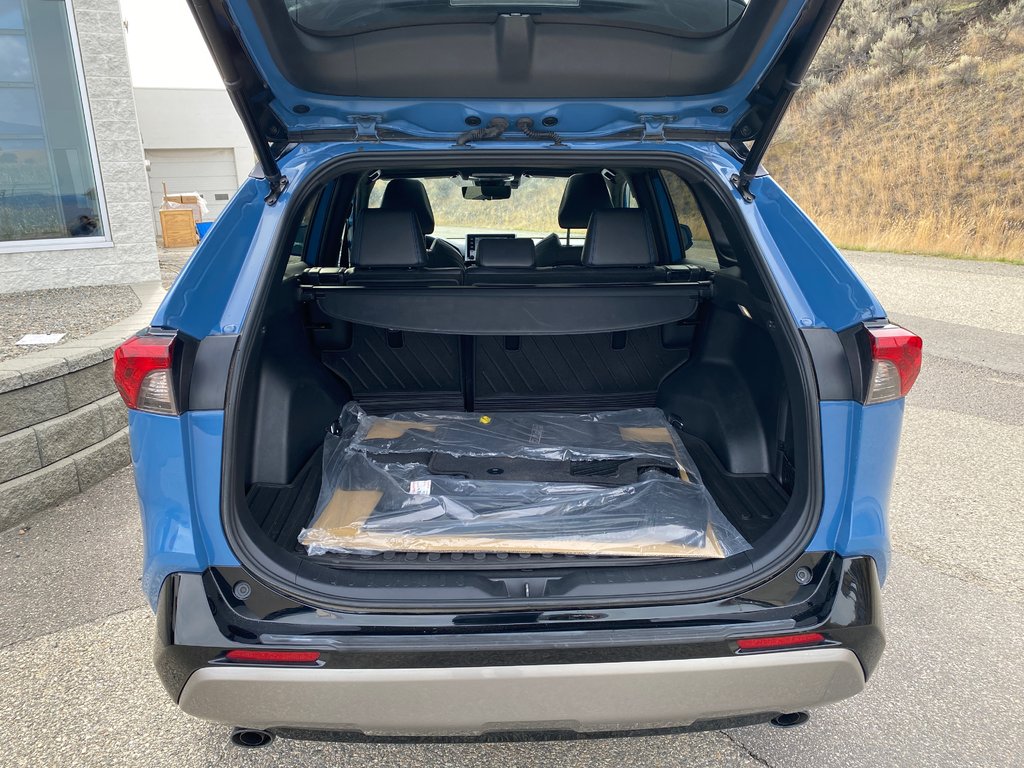 2022 Toyota RAV4 Hybrid XSE in Kamloops, British Columbia - 4 - w1024h768px