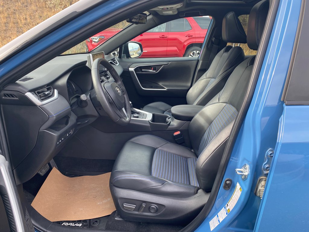 2022 Toyota RAV4 Hybrid XSE in Kamloops, British Columbia - 14 - w1024h768px
