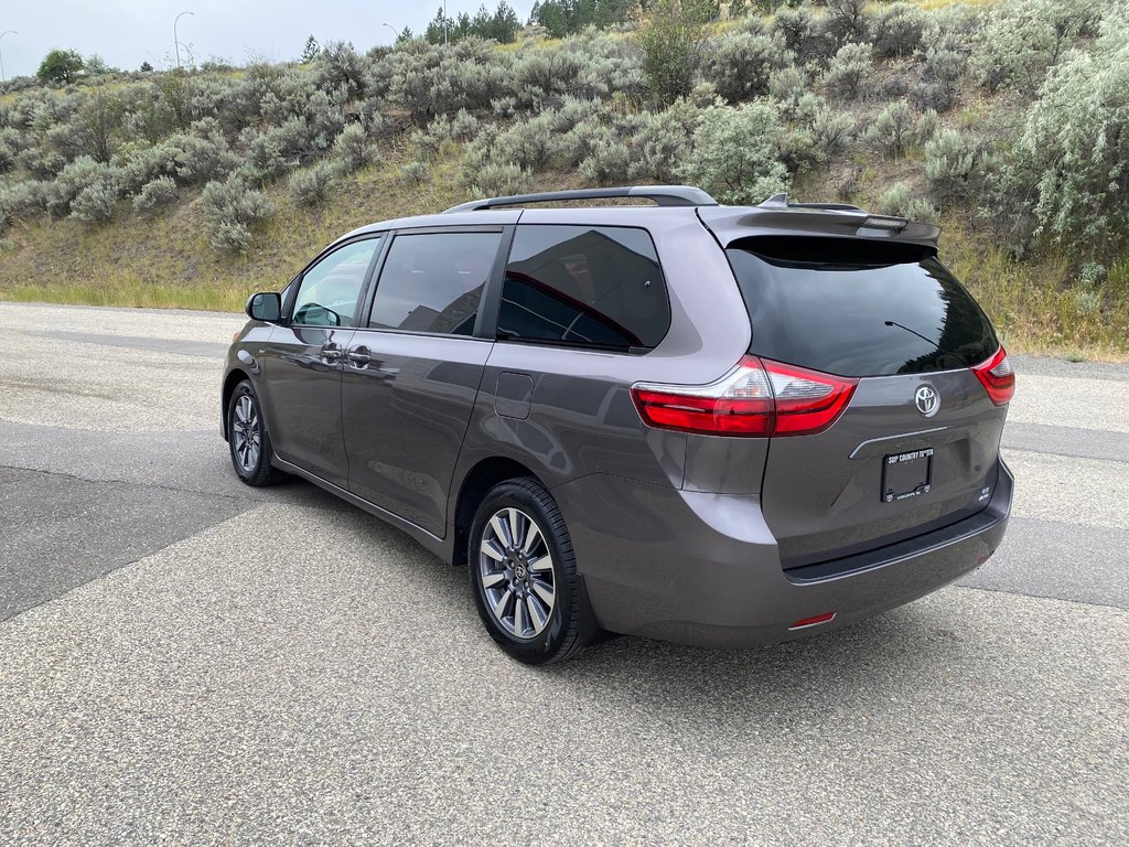 2020 Toyota Sienna LE in Kamloops, British Columbia - 7 - w1024h768px