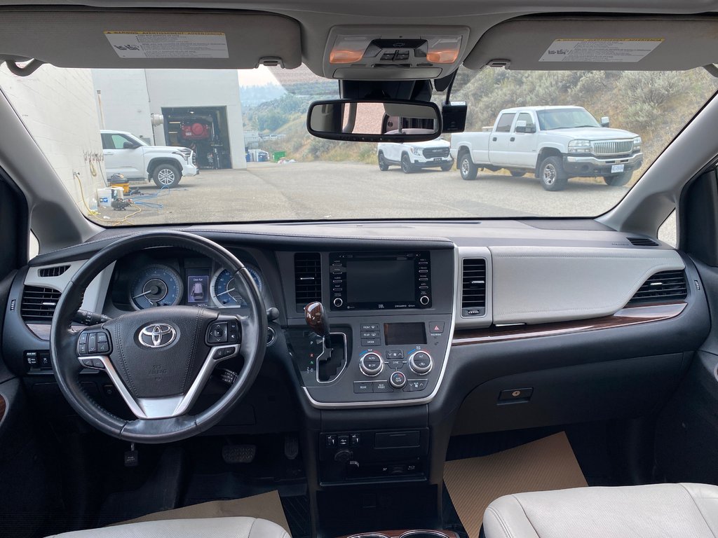 2020 Toyota Sienna XLE Limited AWD in Kamloops, British Columbia - 16 - w1024h768px