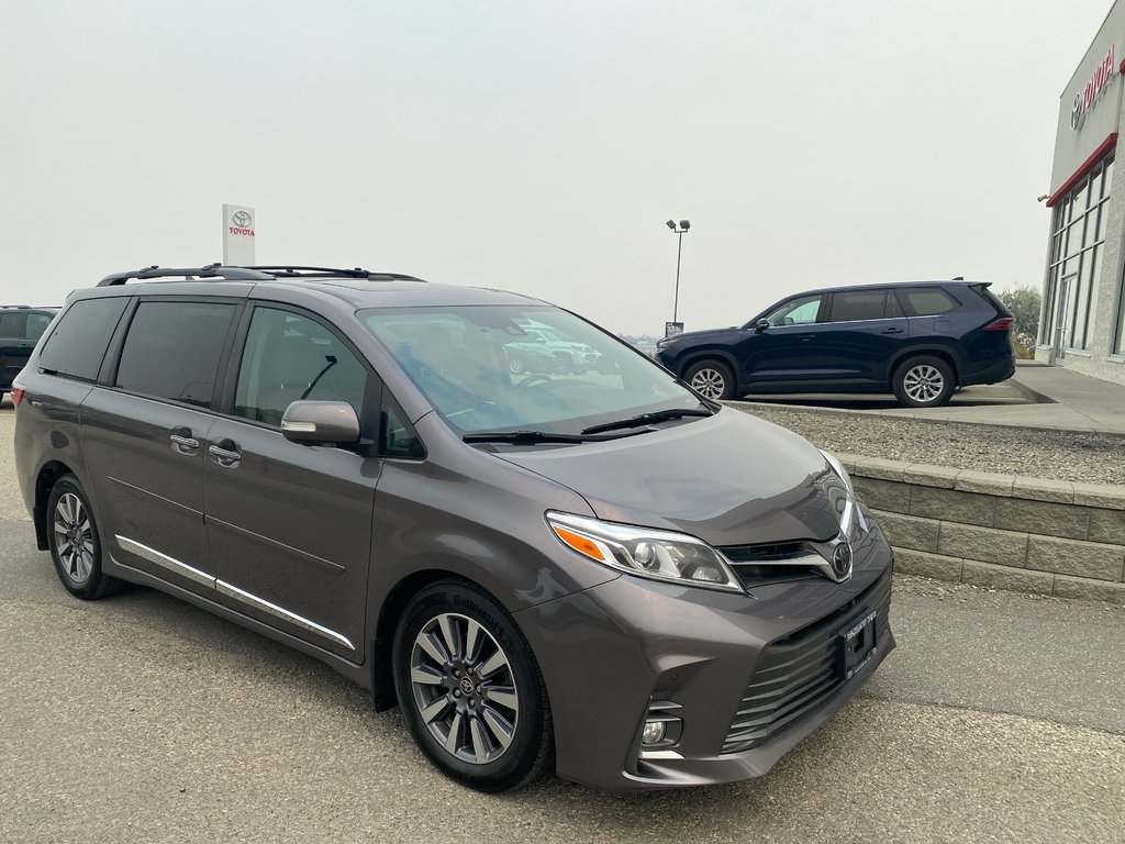 2020 Toyota Sienna XLE Limited AWD in Kamloops, British Columbia - 9 - w1024h768px