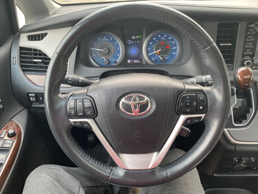 2020 Toyota Sienna XLE Limited AWD in Kamloops, British Columbia - 18 - w1024h768px