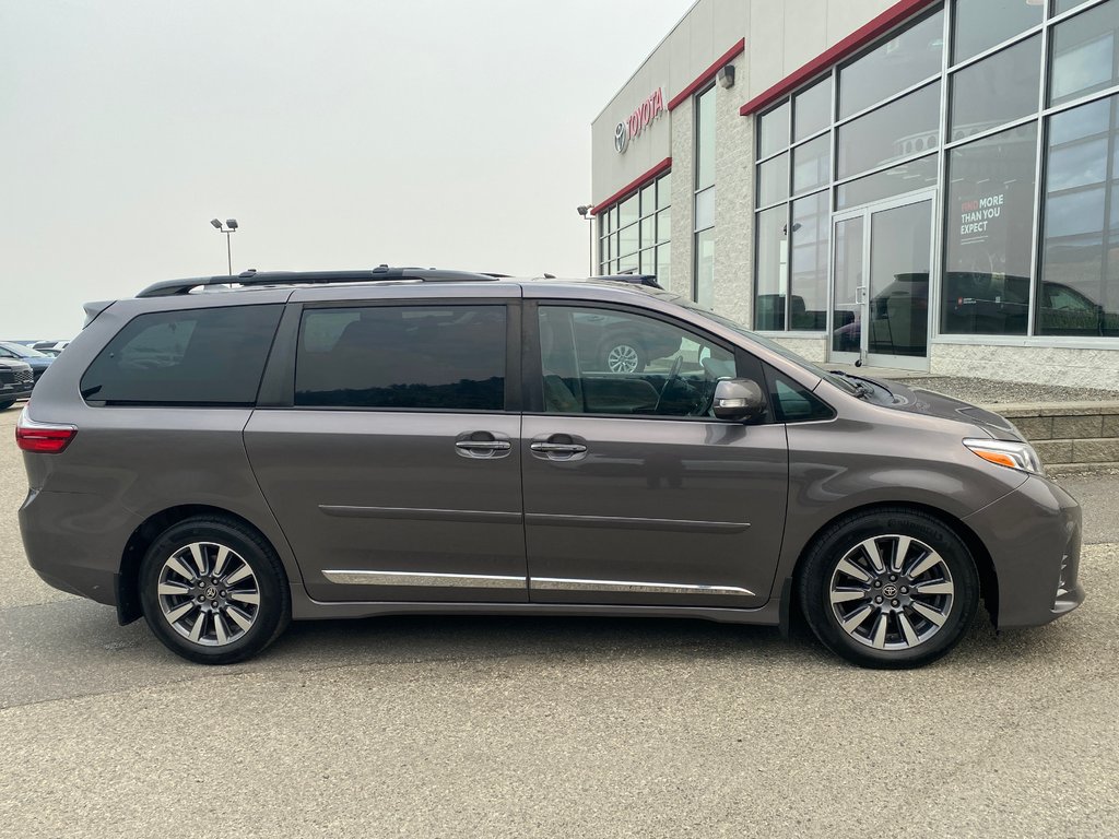 2020 Toyota Sienna XLE Limited AWD in Kamloops, British Columbia - 2 - w1024h768px
