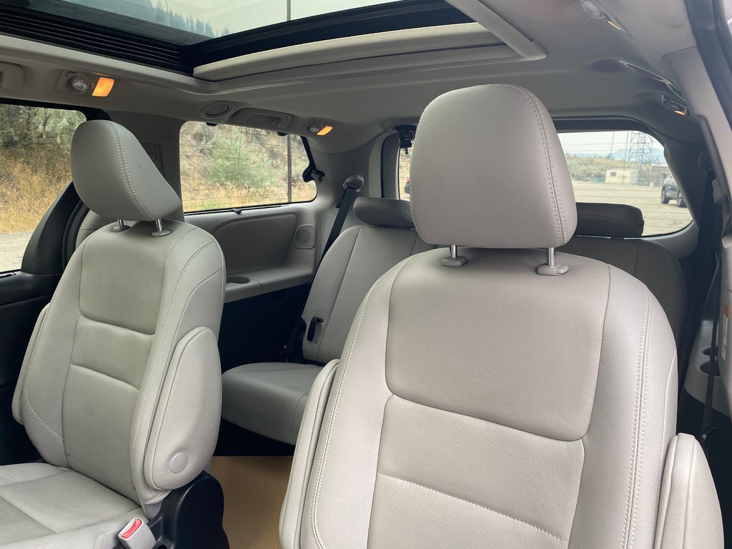 2020 Toyota Sienna XLE Limited AWD in Kamloops, British Columbia - 14 - w1024h768px