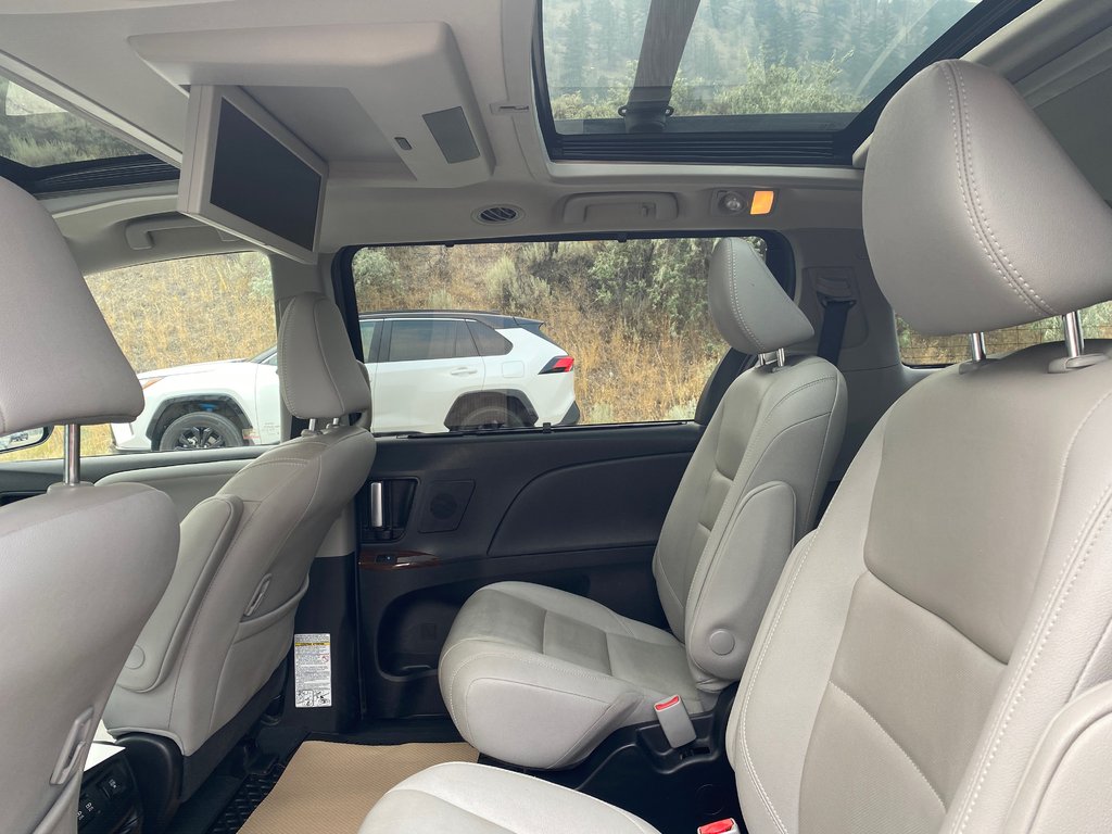 2020 Toyota Sienna XLE Limited AWD in Kamloops, British Columbia - 13 - w1024h768px