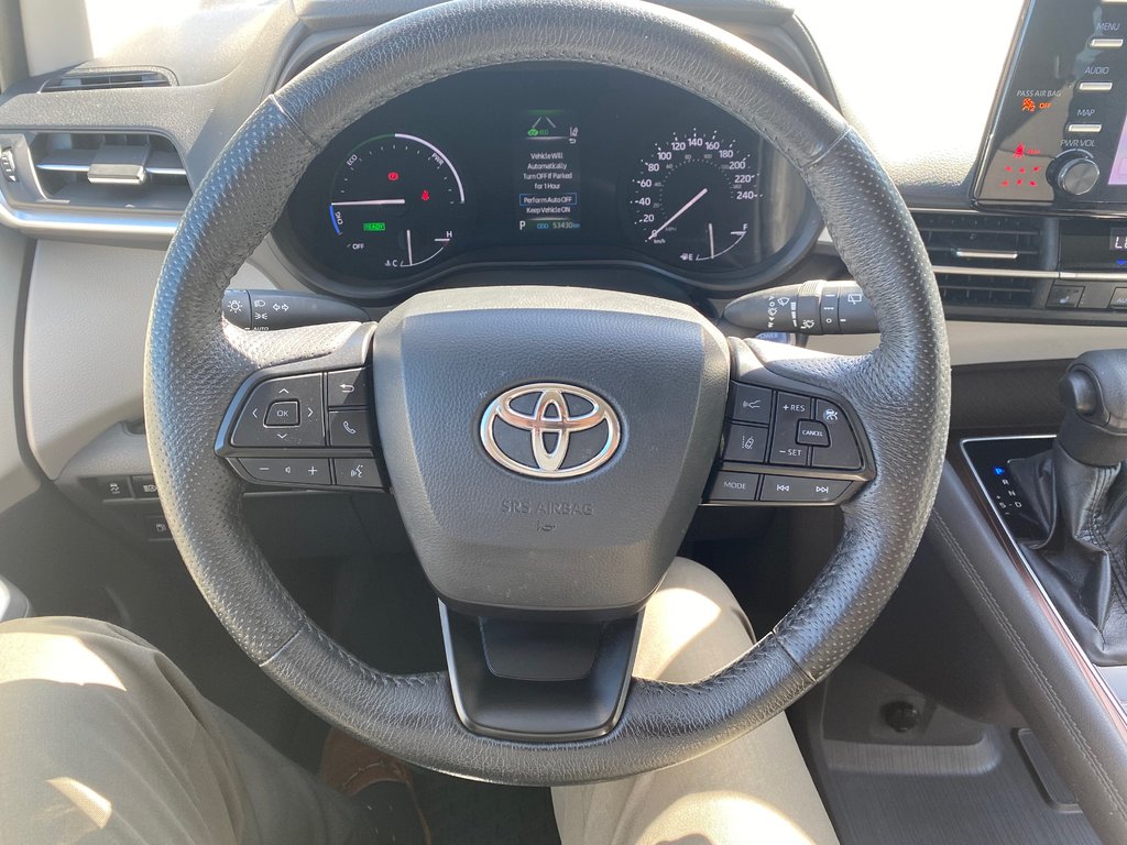 2022 Toyota Sienna LE AWD in Kamloops, British Columbia - 12 - w1024h768px