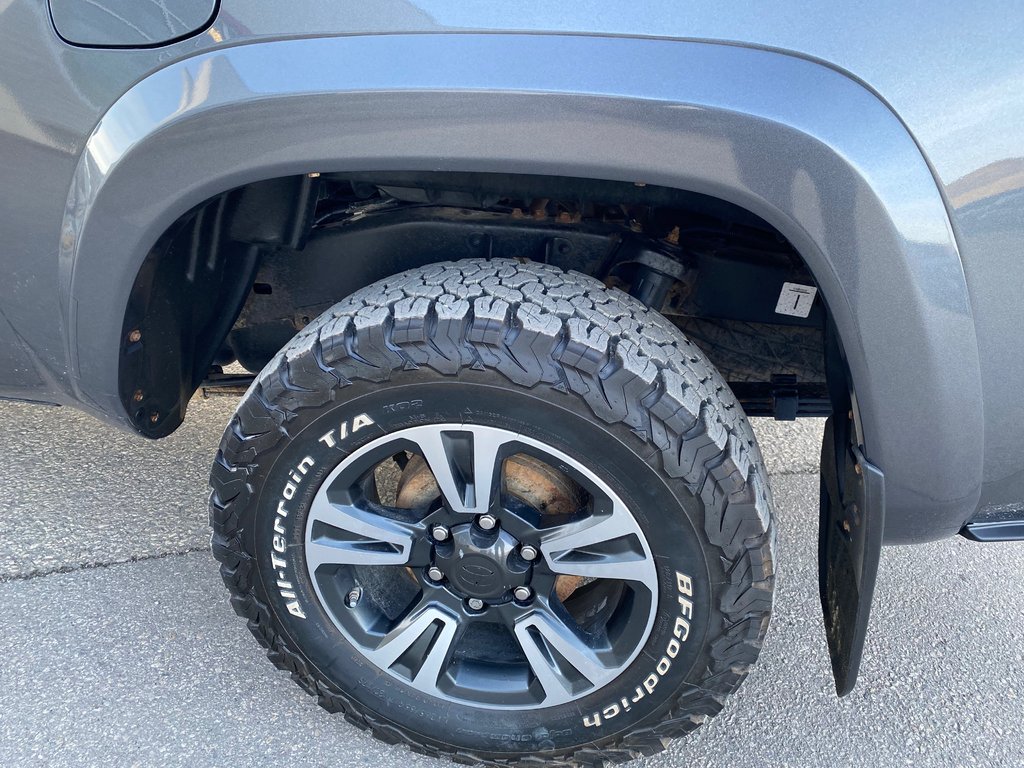 2016 Toyota Tacoma TRD Sport in Kamloops, British Columbia - 9 - w1024h768px