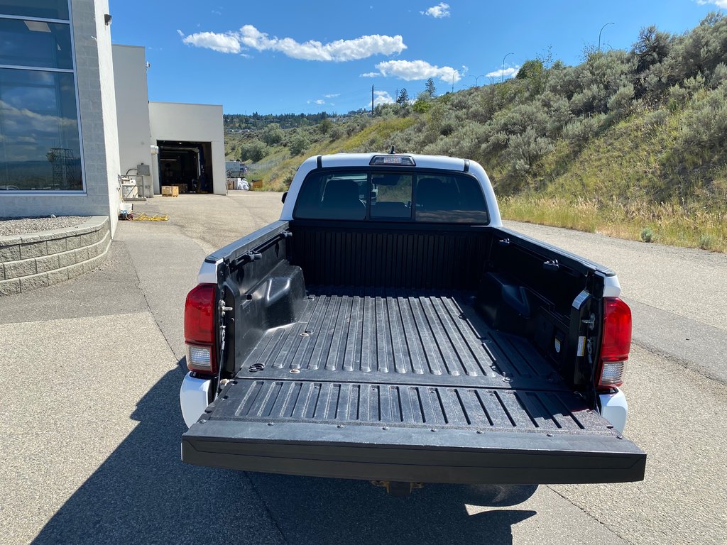 2019 Toyota Tacoma SR5 in Kamloops, British Columbia - 9 - w1024h768px