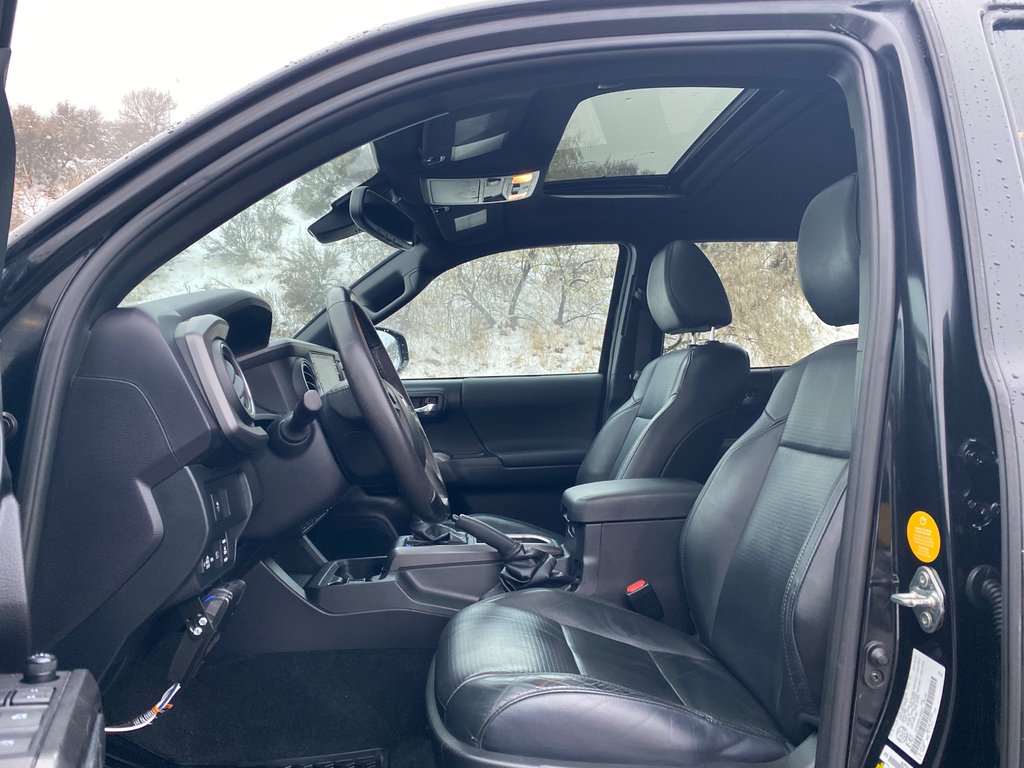 2020 Toyota Tacoma Sport Premium in Kamloops, British Columbia - 11 - w1024h768px