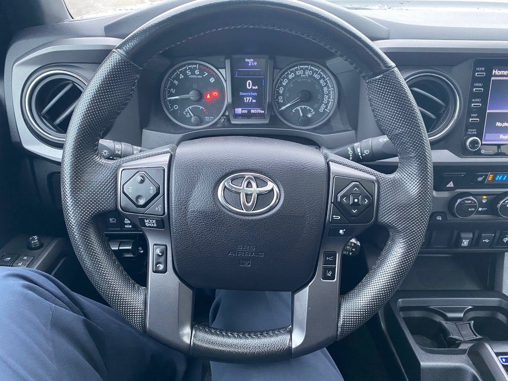 2020 Toyota Tacoma Sport Premium in Kamloops, British Columbia - 13 - w1024h768px