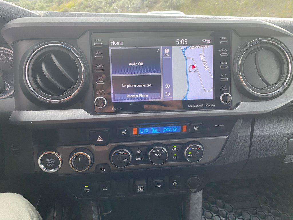 2021 Toyota Tacoma TRD Sport Premium in Kamloops, British Columbia - 12 - w1024h768px