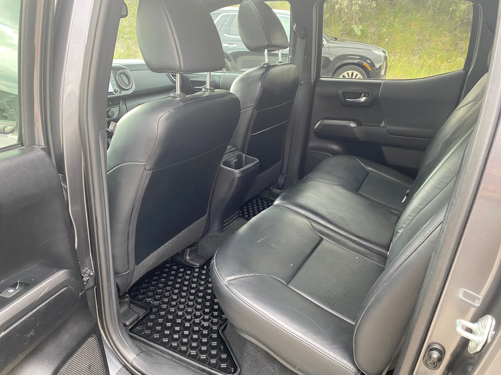2021 Toyota Tacoma TRD Sport Premium in Kamloops, British Columbia - 9 - w1024h768px