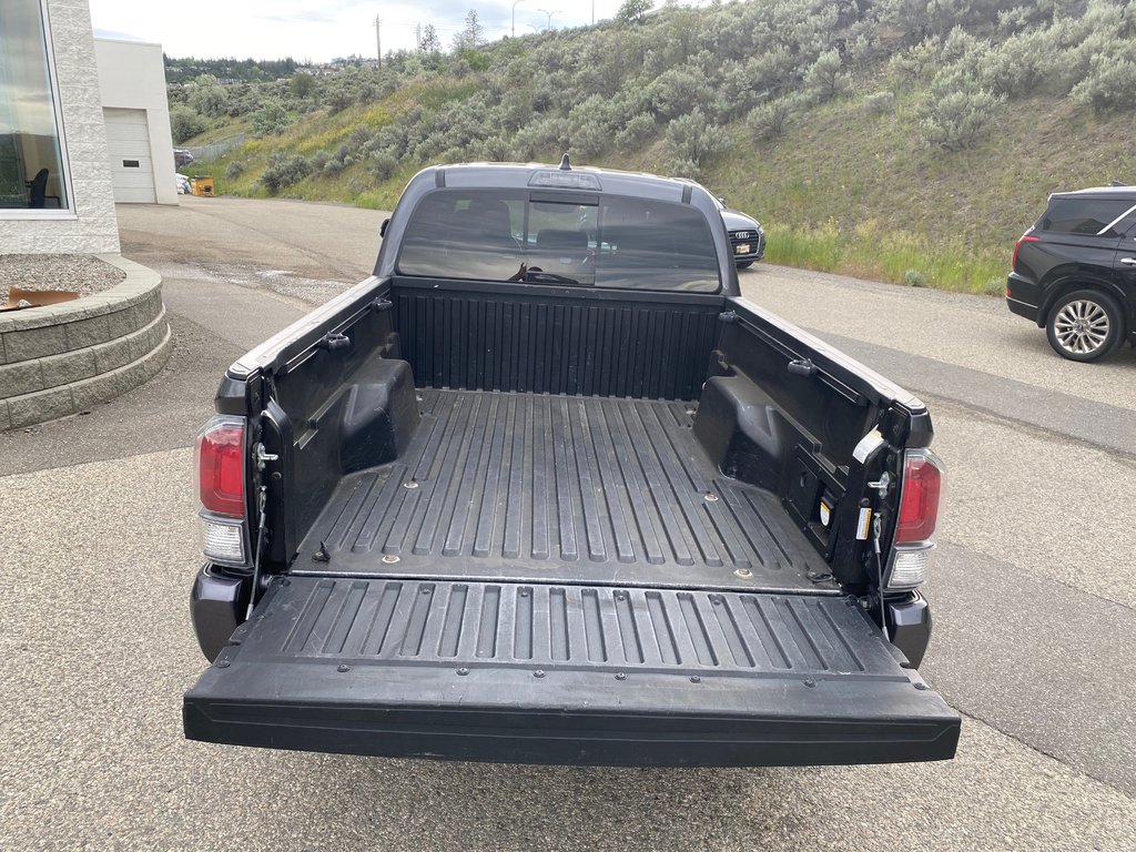 2021 Toyota Tacoma TRD Sport Premium in Kamloops, British Columbia - 7 - w1024h768px