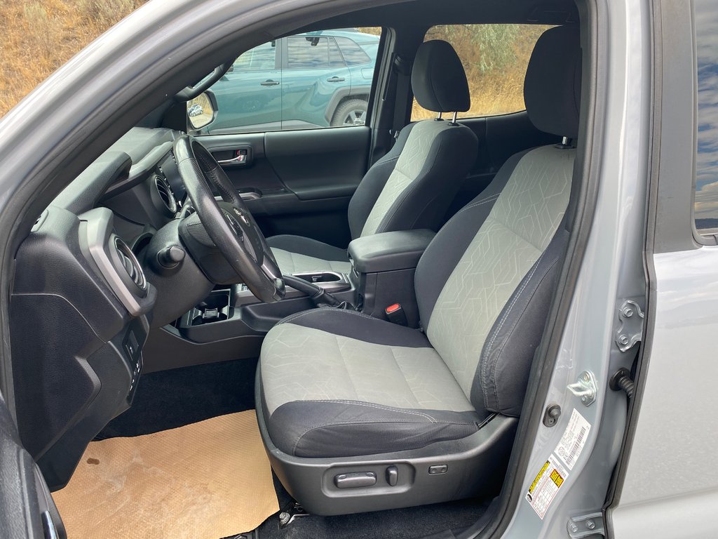 2021 Toyota Tacoma TRD Sport in Kamloops, British Columbia - 13 - w1024h768px