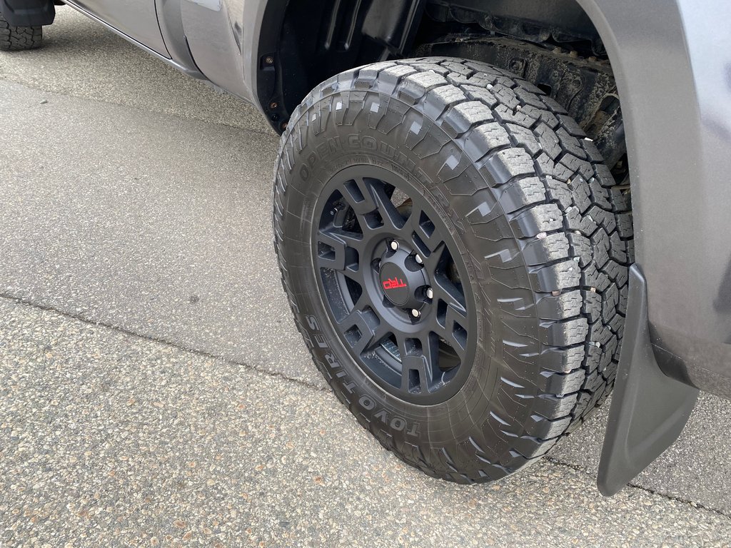 2022 Toyota Tacoma TRD Sport in Kamloops, British Columbia - 9 - w1024h768px