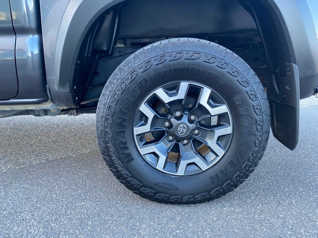 2023 Toyota Tacoma Off-Road Premium in Kamloops, British Columbia - 7 - w1024h768px