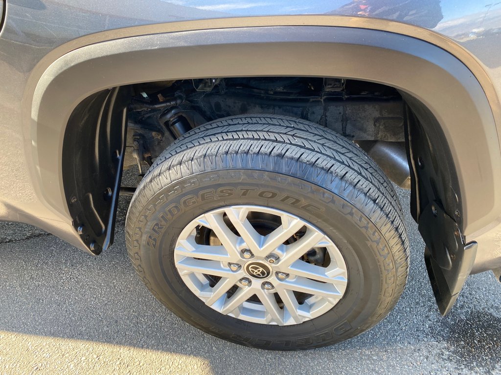 2022 Toyota Tundra SR5 L in Kamloops, British Columbia - 8 - w1024h768px