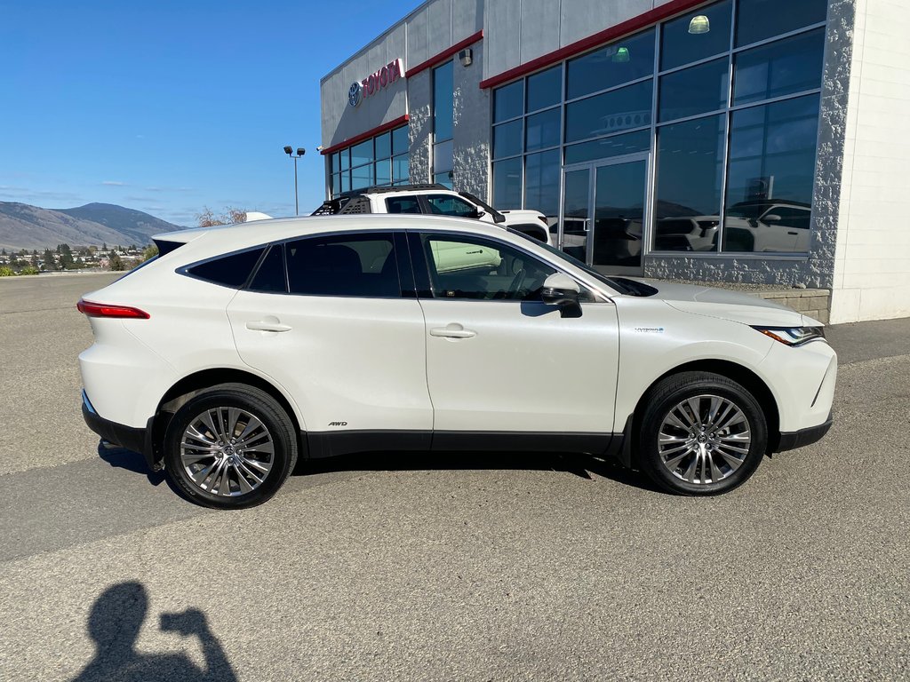 2021 Toyota Venza XLE in Kamloops, British Columbia - 2 - w1024h768px