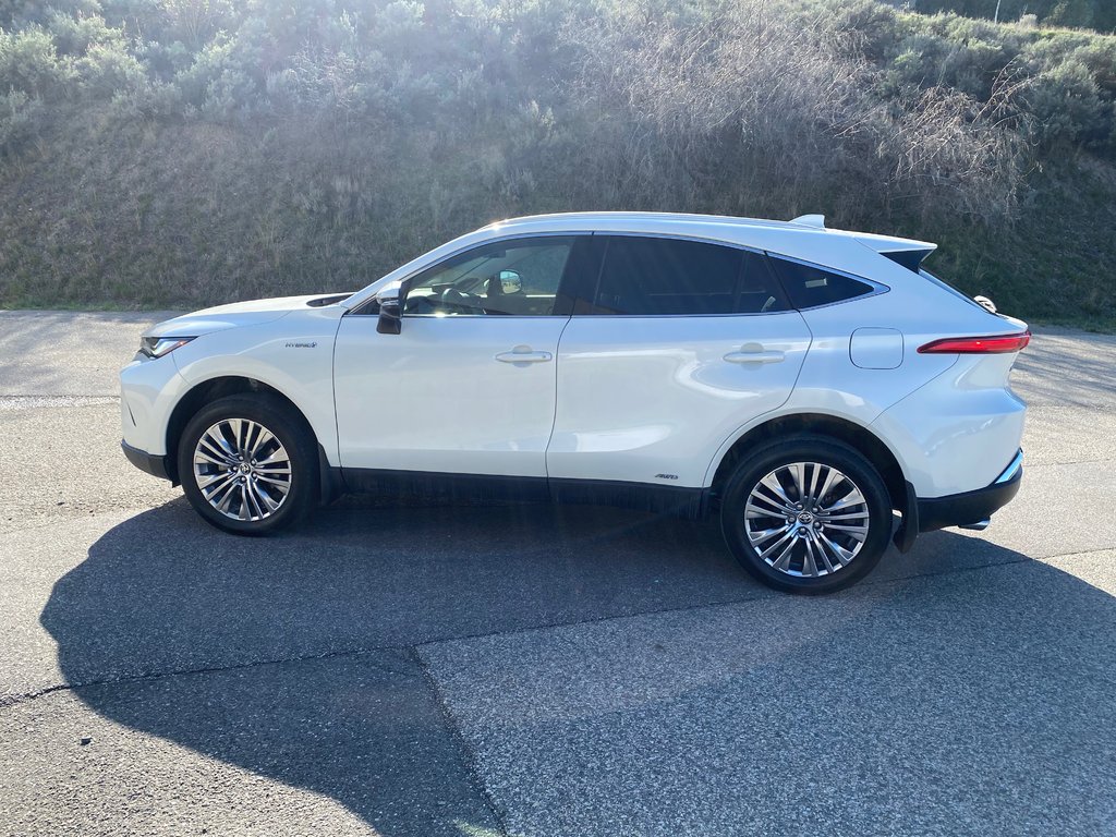 2021 Toyota Venza XLE in Kamloops, British Columbia - 6 - w1024h768px