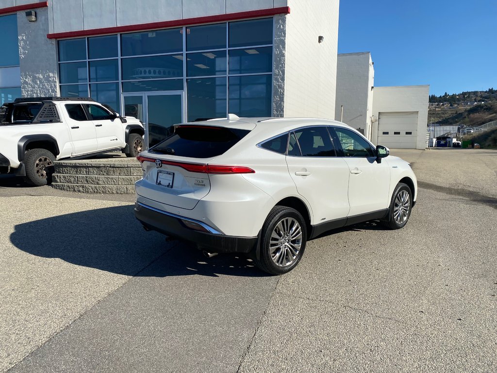 2021 Toyota Venza XLE in Kamloops, British Columbia - 3 - w1024h768px