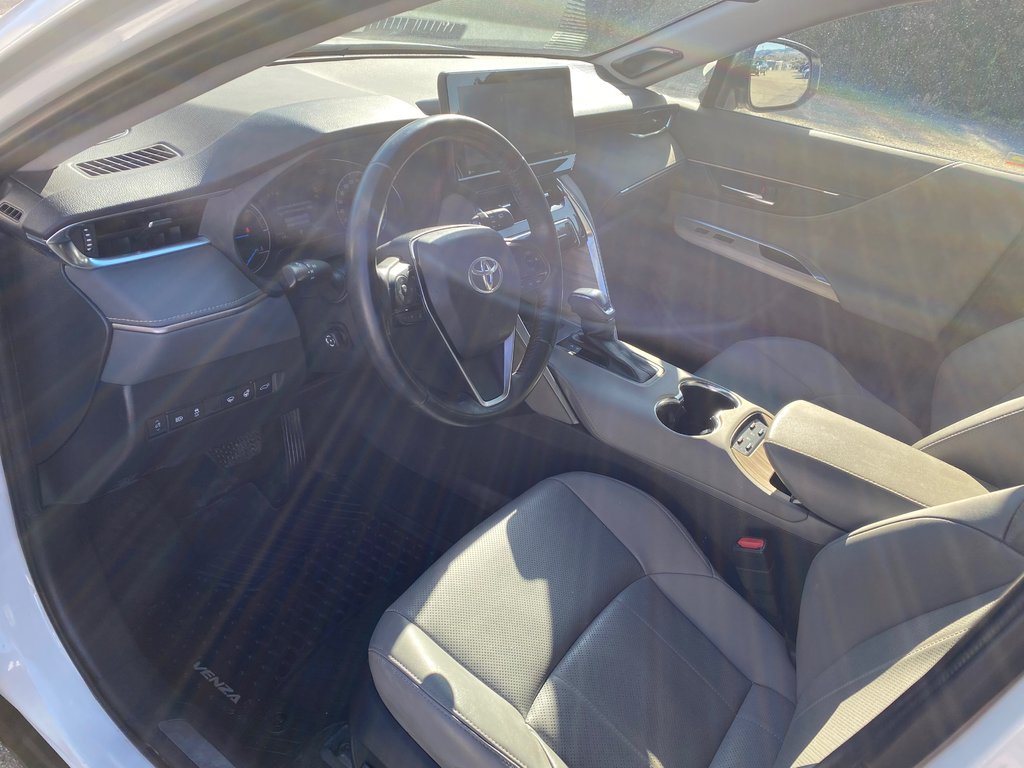 2021 Toyota Venza XLE in Kamloops, British Columbia - 13 - w1024h768px
