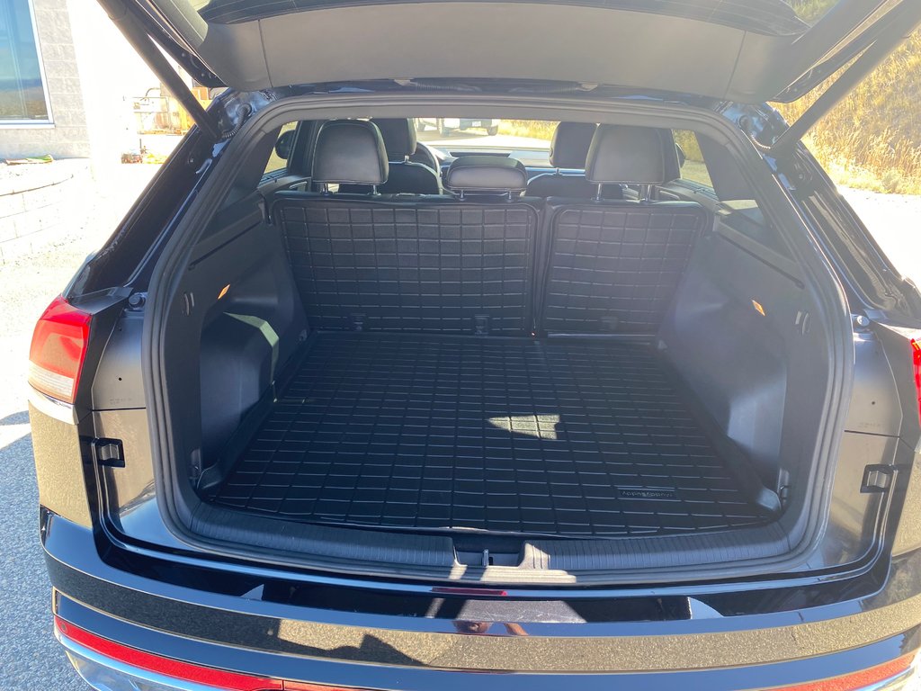 2022 Volkswagen Atlas Cross Sport Execline in Kamloops, British Columbia - 11 - w1024h768px