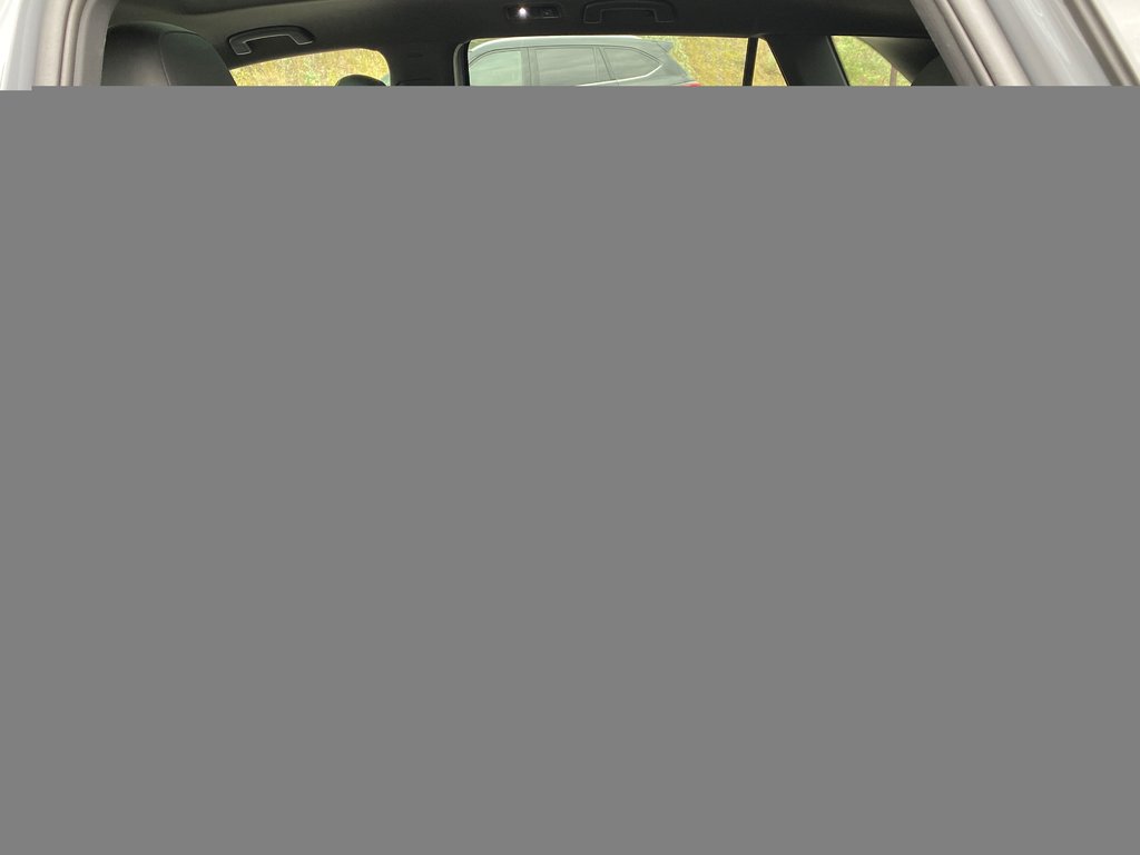 2023 Volkswagen Atlas Cross Sport Execline in Kamloops, British Columbia - 7 - w1024h768px