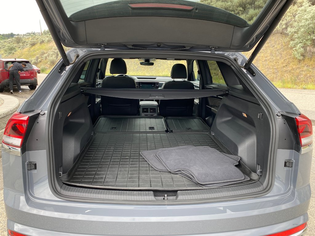 2023 Volkswagen Atlas Cross Sport Execline in Kamloops, British Columbia - 6 - w1024h768px