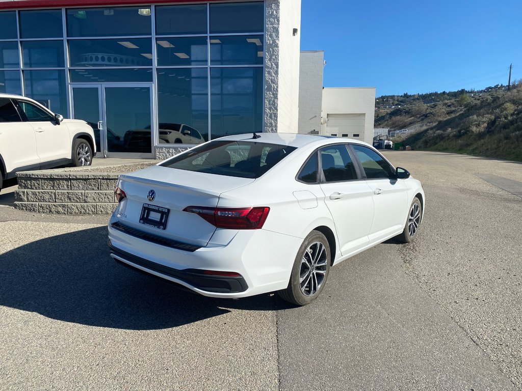 2024 Volkswagen Jetta Comfortline in Kamloops, British Columbia - 2 - w1024h768px