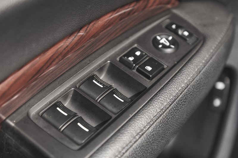 2014 Acura MDX BASE in Nanaimo, British Columbia - 12 - w1024h768px