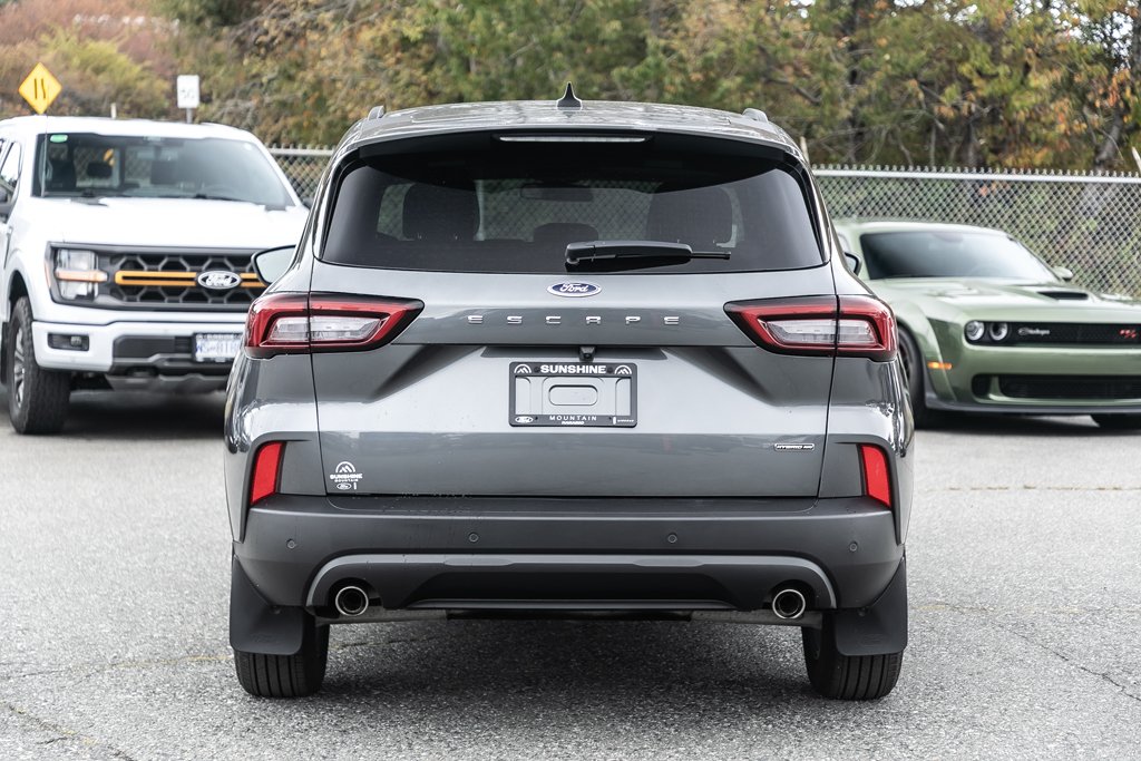 2025 Ford Escape ST-Line in Nanaimo, British Columbia - 8 - w1024h768px