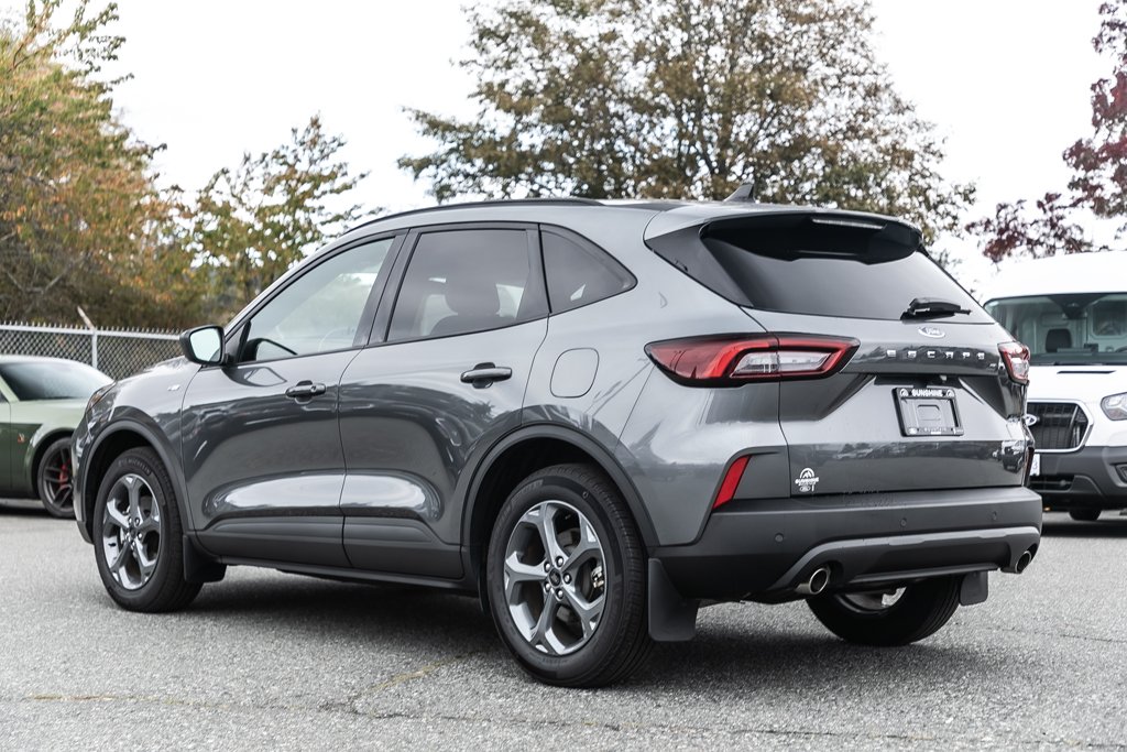 2025 Ford Escape ST-Line in Nanaimo, British Columbia - 7 - w1024h768px