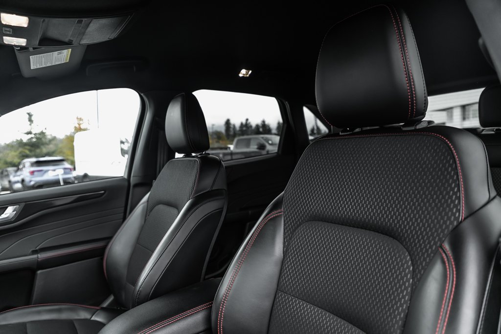 2025 Ford Escape ST-Line in Nanaimo, British Columbia - 20 - w1024h768px