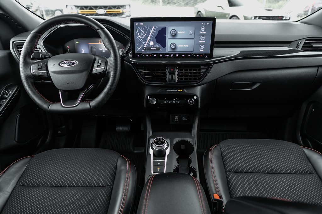 2025 Ford Escape ST-Line in Nanaimo, British Columbia - 22 - w1024h768px