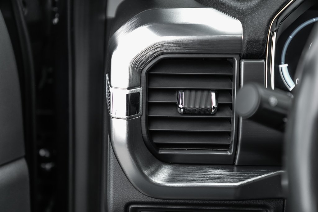 2022 Ford F-150 LARIAT in Nanaimo, British Columbia - 34 - w1024h768px