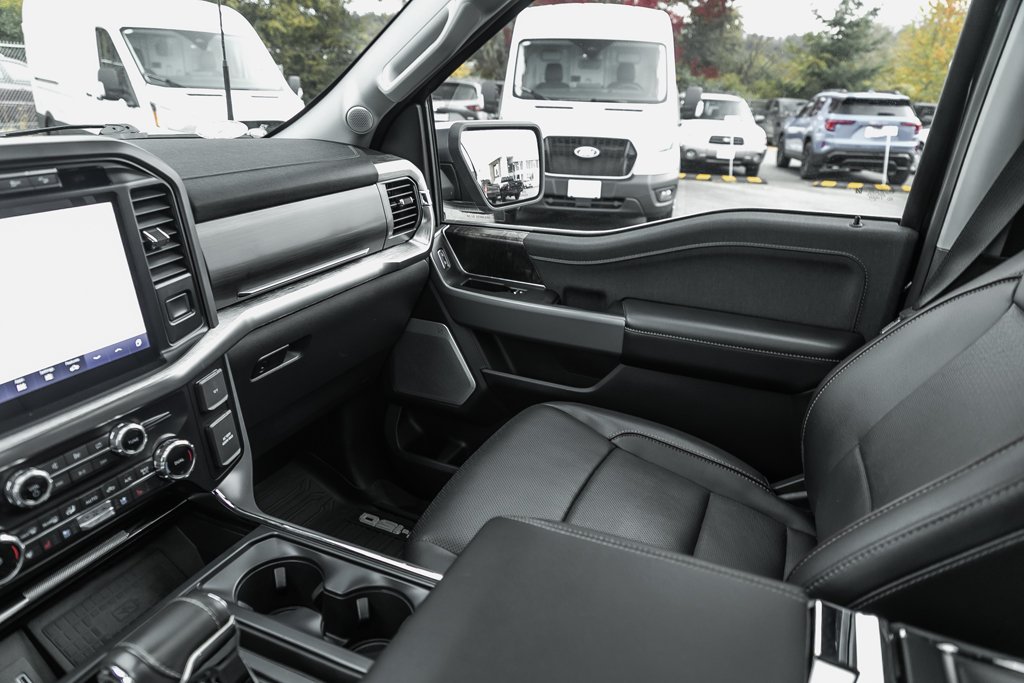 2022 Ford F-150 LARIAT in Nanaimo, British Columbia - 43 - w1024h768px