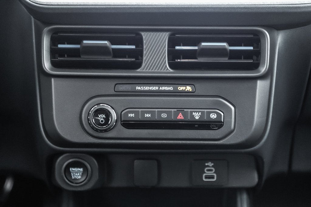 2025 Ford Maverick XLT in Nanaimo, British Columbia - 25 - w1024h768px