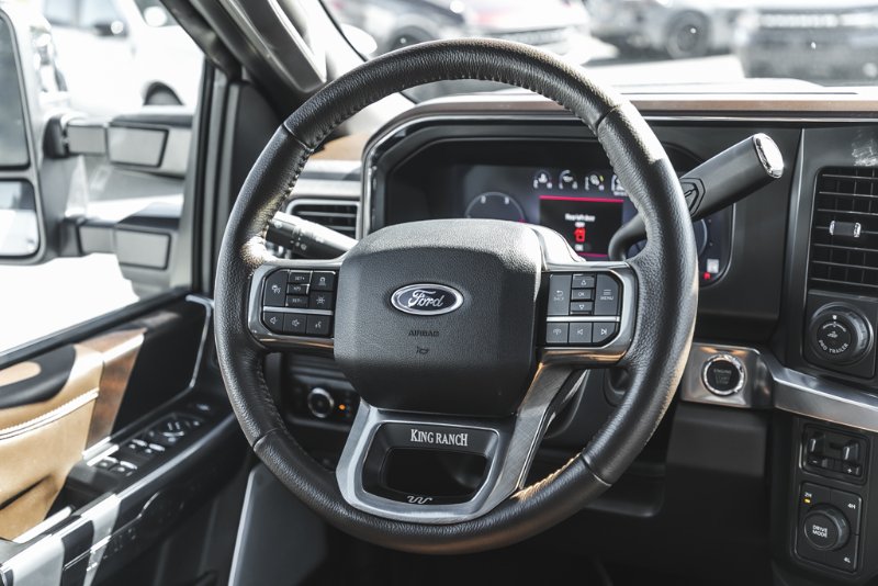 2025 Ford Super Duty F-450 DRW King Ranch in Nanaimo, British Columbia - 34 - w1024h768px