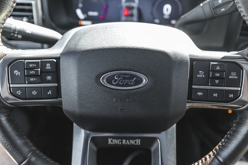 2025 Ford Super Duty F-450 DRW King Ranch in Nanaimo, British Columbia - 40 - w1024h768px