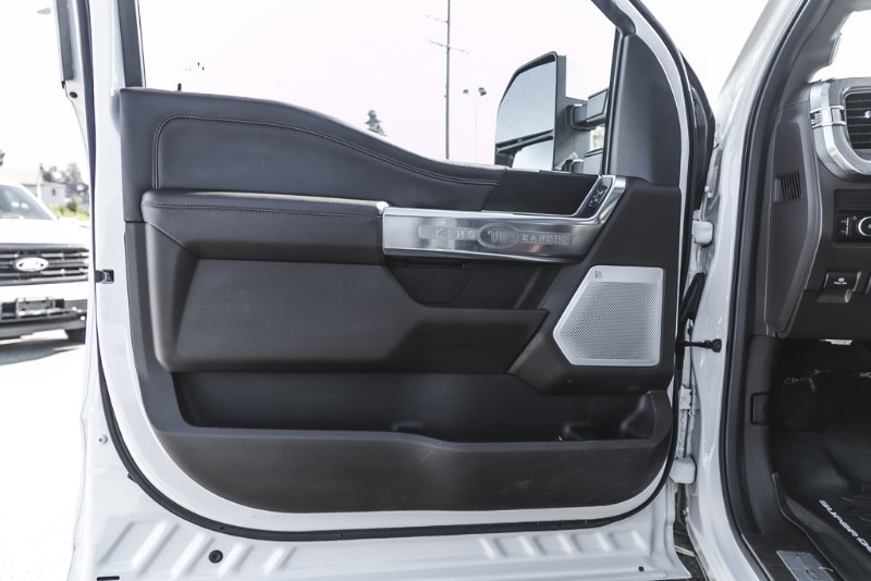 2025 Ford Super Duty F-450 DRW King Ranch in Nanaimo, British Columbia - 19 - w1024h768px