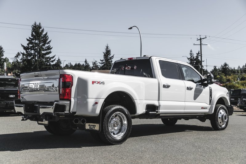 2025 Ford Super Duty F-450 DRW King Ranch in Nanaimo, British Columbia - 12 - w1024h768px